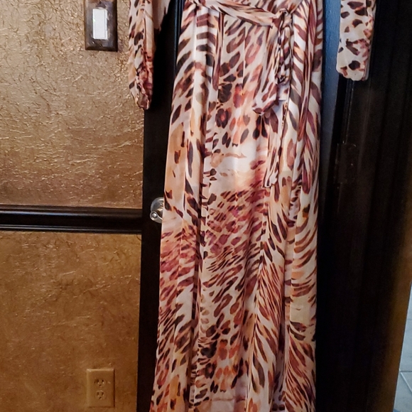 Dress - Picture 6 of 6